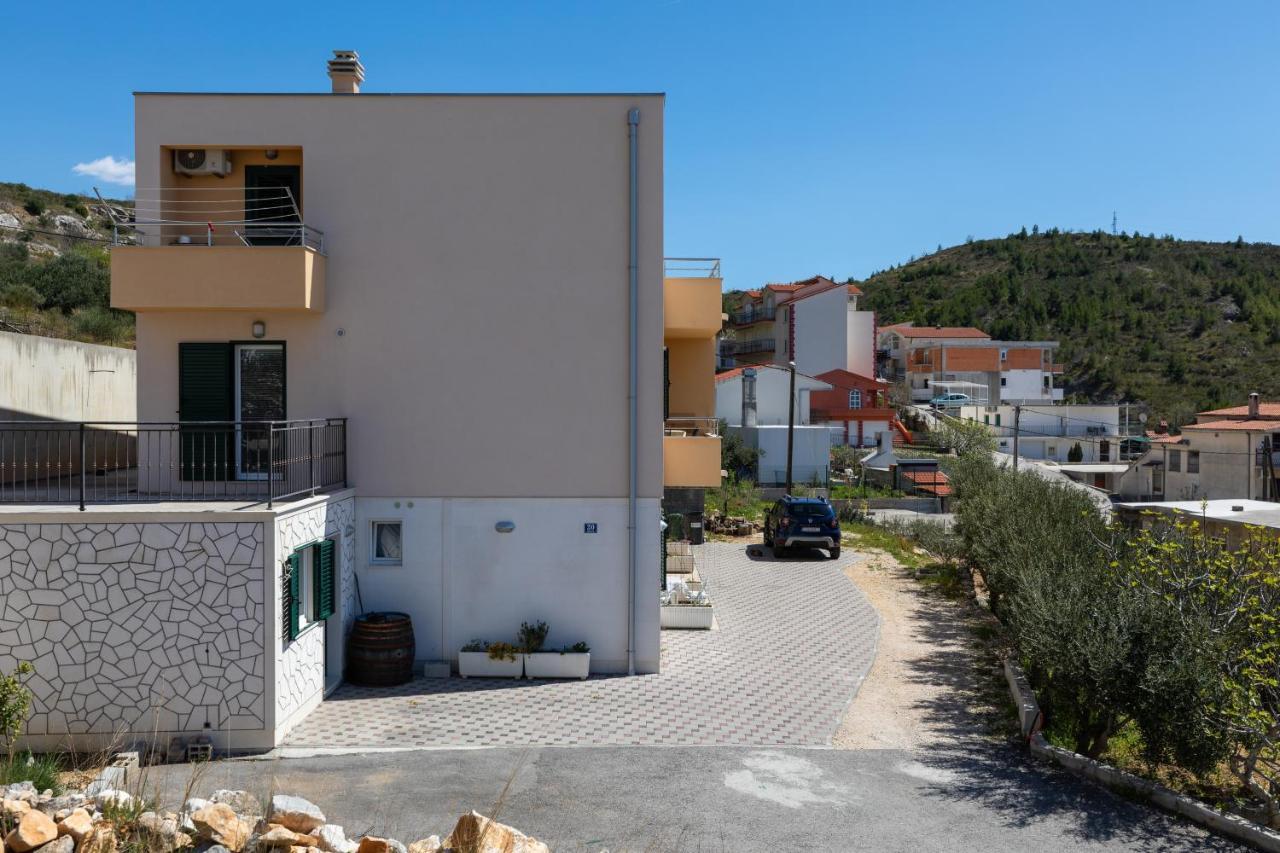 Apartments With A Parking Space Dugi Rat, Omis - 19516 Exterior photo