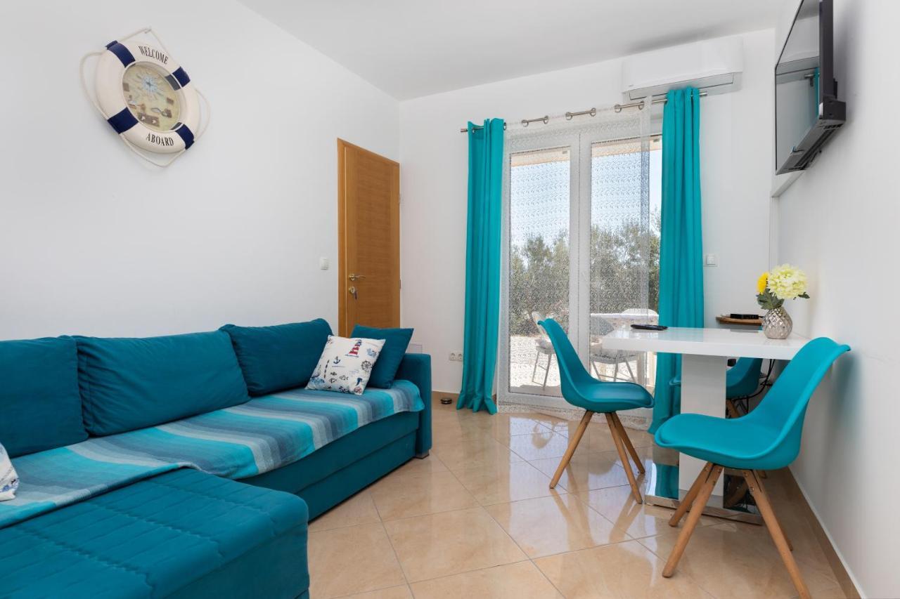 Apartments With A Parking Space Dugi Rat, Omis - 19516 Exterior photo