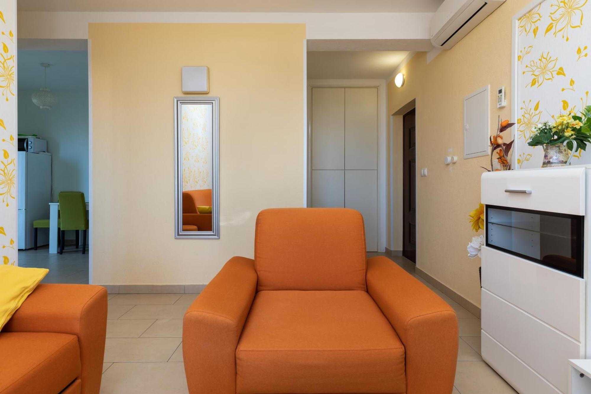 Apartments With A Parking Space Dugi Rat, Omis - 19516 Room photo